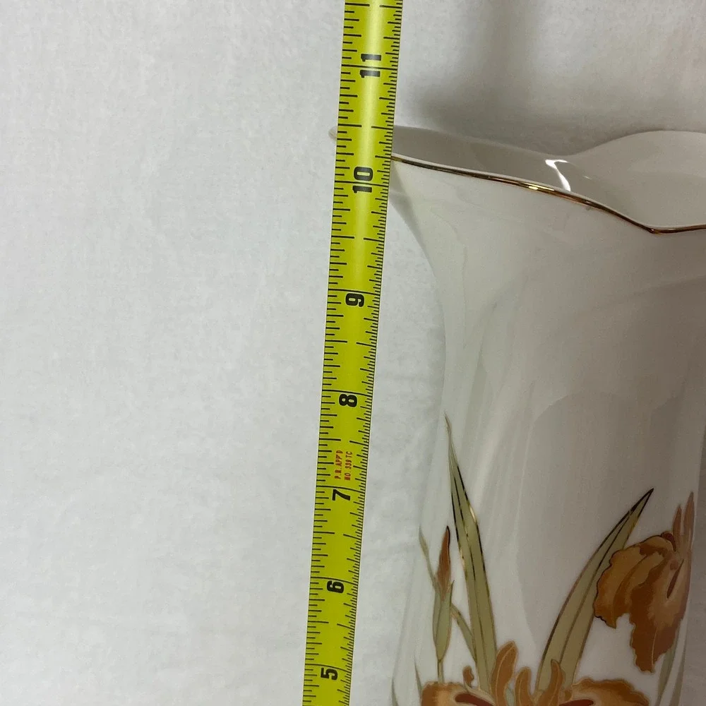 VTG Fine China Japan Orange Iris White Vase Blue Dynasty Stoneware Gilded‎ Vase